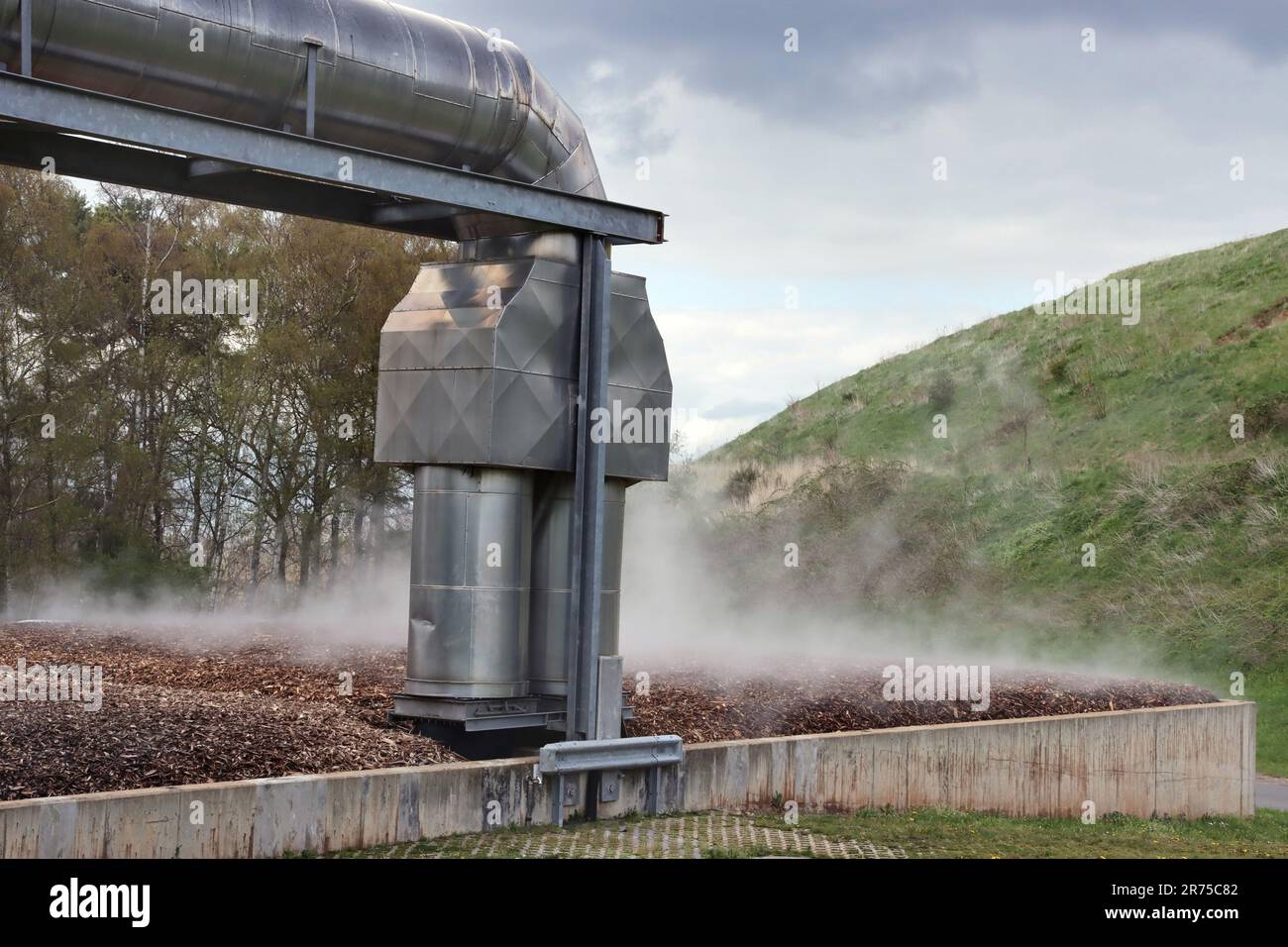 Système de biofiltre pour la réduction des odeurs dans le centre de gestion des déchets Kreis Euskirchen, Allemagne, Rhénanie-du-Nord-Westphalie, Mechernich Banque D'Images