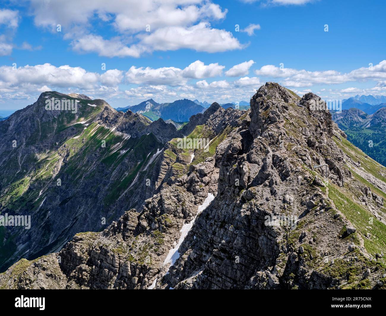 Vue du Nordwandsteig au Hindelanger Klettersteig, Nebelhorn - Alpes Allgäu Banque D'Images