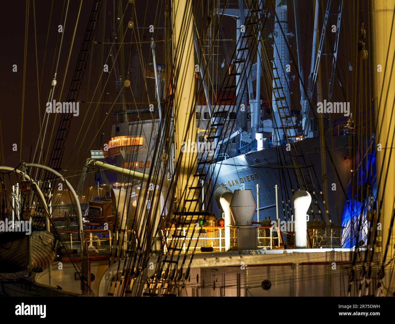 Port, bateau, bateau, architecture, eau, bras de rivière, ruisseau, musée, navire de musée, vue, St. Étape d'atterrissage de Pauli, Cap San Diego, cargo général, Rickmer Rickmers, windjammer, voilier cargo, Banque D'Images