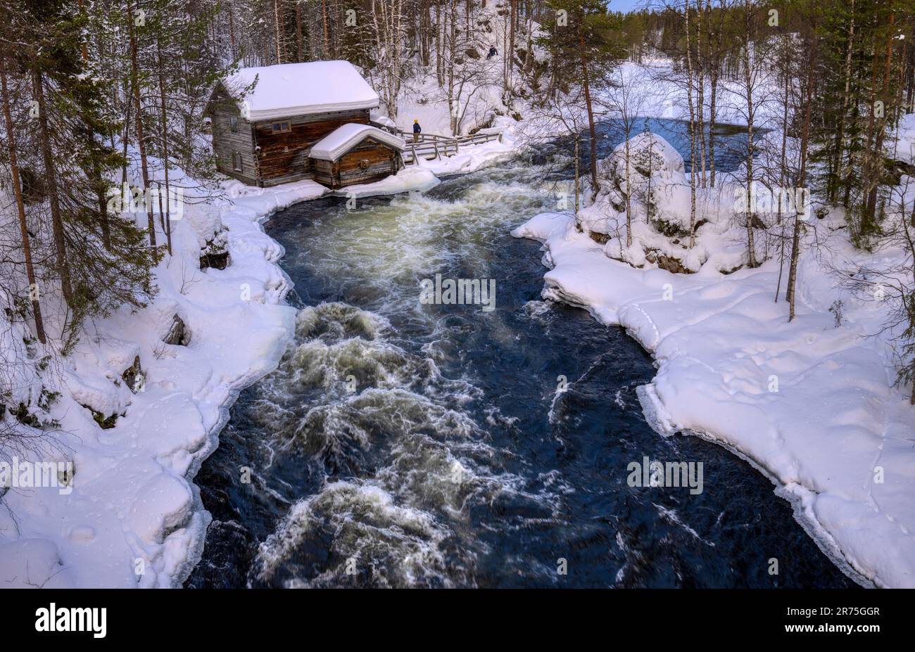 Rapides de Myllykoski et ancien moulin de Juuma, parc national d'Oulankajoki, région de Laponie, Kuusamo, Finlande, Europe Banque D'Images