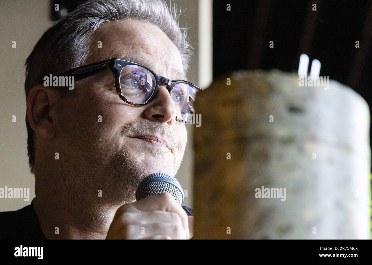 EINDHOVEN - Guus Meeuwis dans le dressing pendant la présentation de Groots met Een Soft G. ANP JEFFREY GROENEWEG pays-bas dehors - belgique dehors Banque D'Images