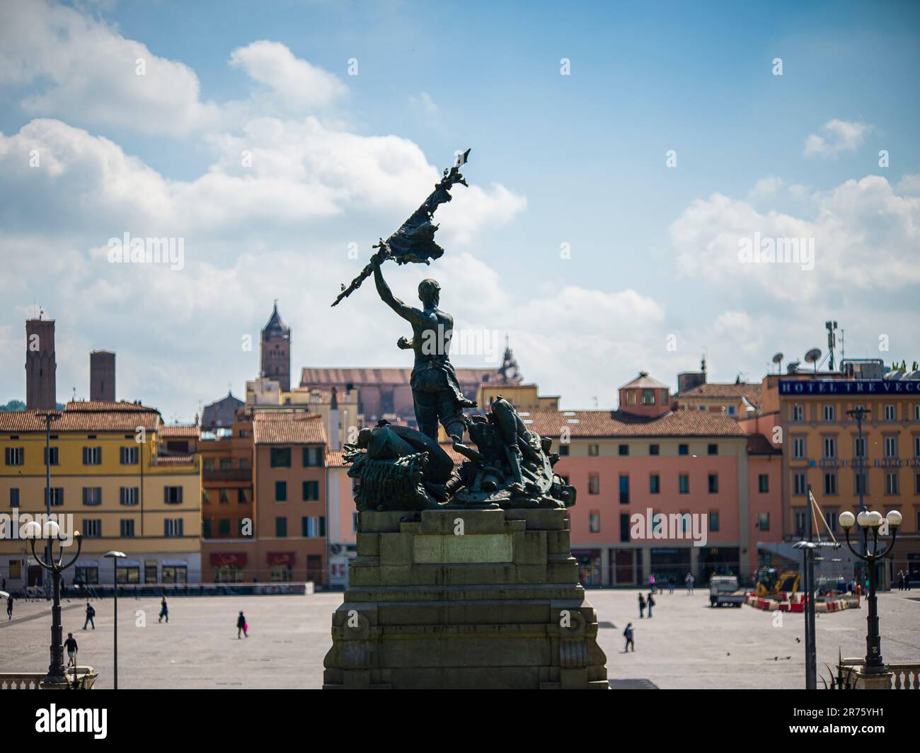 Italie, Bologne, Piazza VIII Agosto, monument héros Banque D'Images