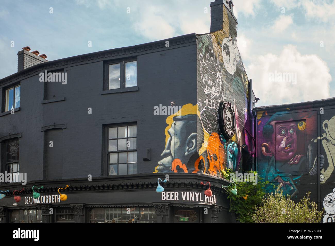 Dead Wax est un pub populaire de Digbeth. Il propose un lieu de musique live, des bières artisanales et des morceaux de DJ provenant d'une vaste collection de disques vinyles. Banque D'Images