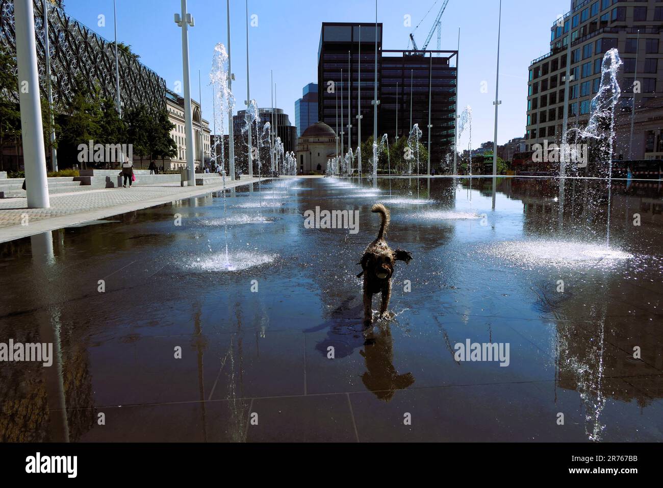 Refroidissement dans la fontaine de Birmingham, Royaume-Uni Banque D'Images