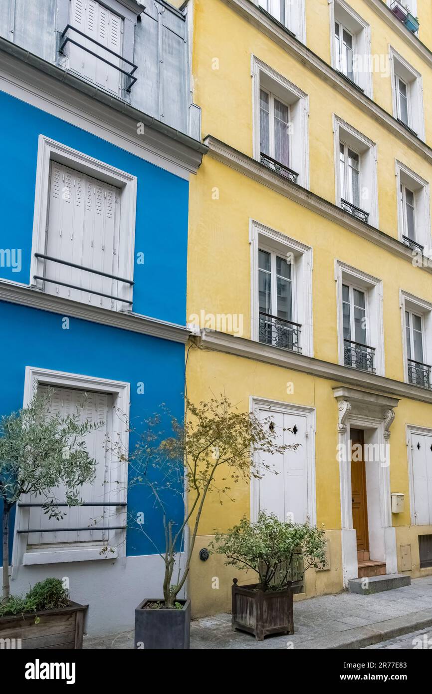 Paris, maisons colorées rue Cremieux, rue typique du 12E arrondissement Banque D'Images