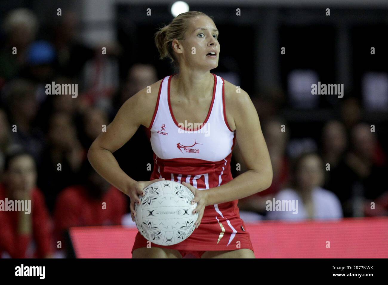 Le Tamsin Greenaway d'Angleterre en action contre l'Angleterre lors d'un match de la série Netball du Nouveau monde, stade Trusts, Auckland, Nouvelle-Zélande, lundi, 03 octobre 2011. Banque D'Images