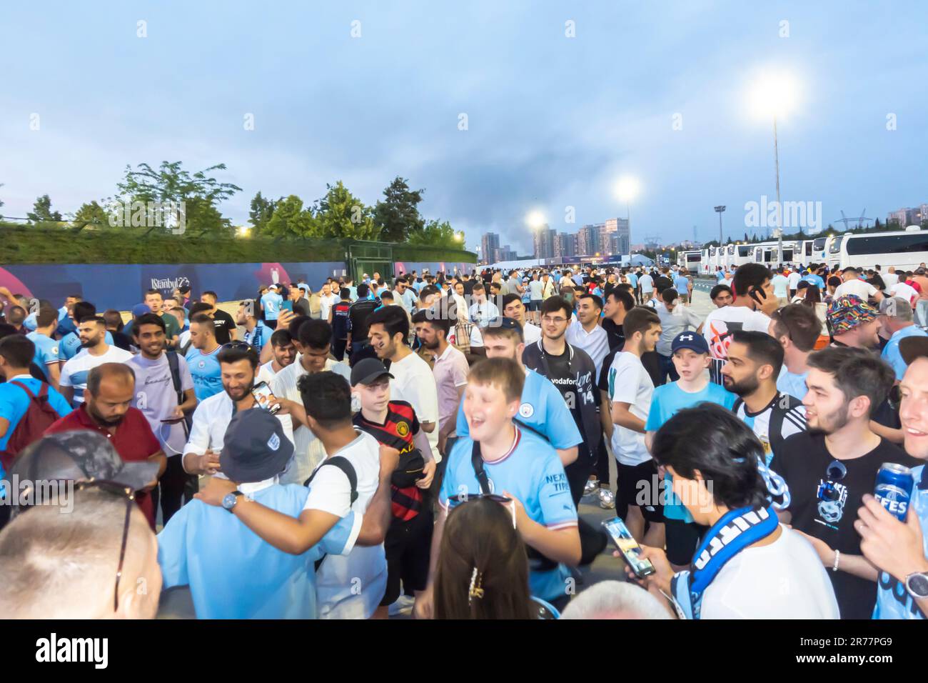 Les fans de football anglais de Manchester City avant le match contre Inter en finale de la Ligue des champions de l'UEFA à Istanbul Turquie Banque D'Images