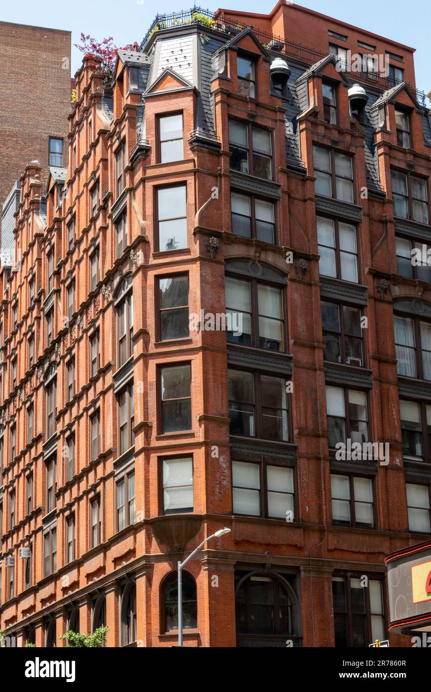889 Broadway est un bâtiment de style Queen Anne situé à Broadway et E. 19th St., dans le quartier flatiron de Manhattan, 2023, New York City, Etats-Unis Banque D'Images