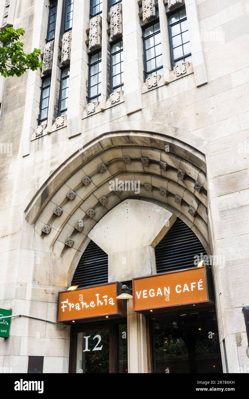Le café Franchia vegan est situé sur Park Avenue dans le quartier historique de Murray Hill à New York, USA 2023 Banque D'Images
