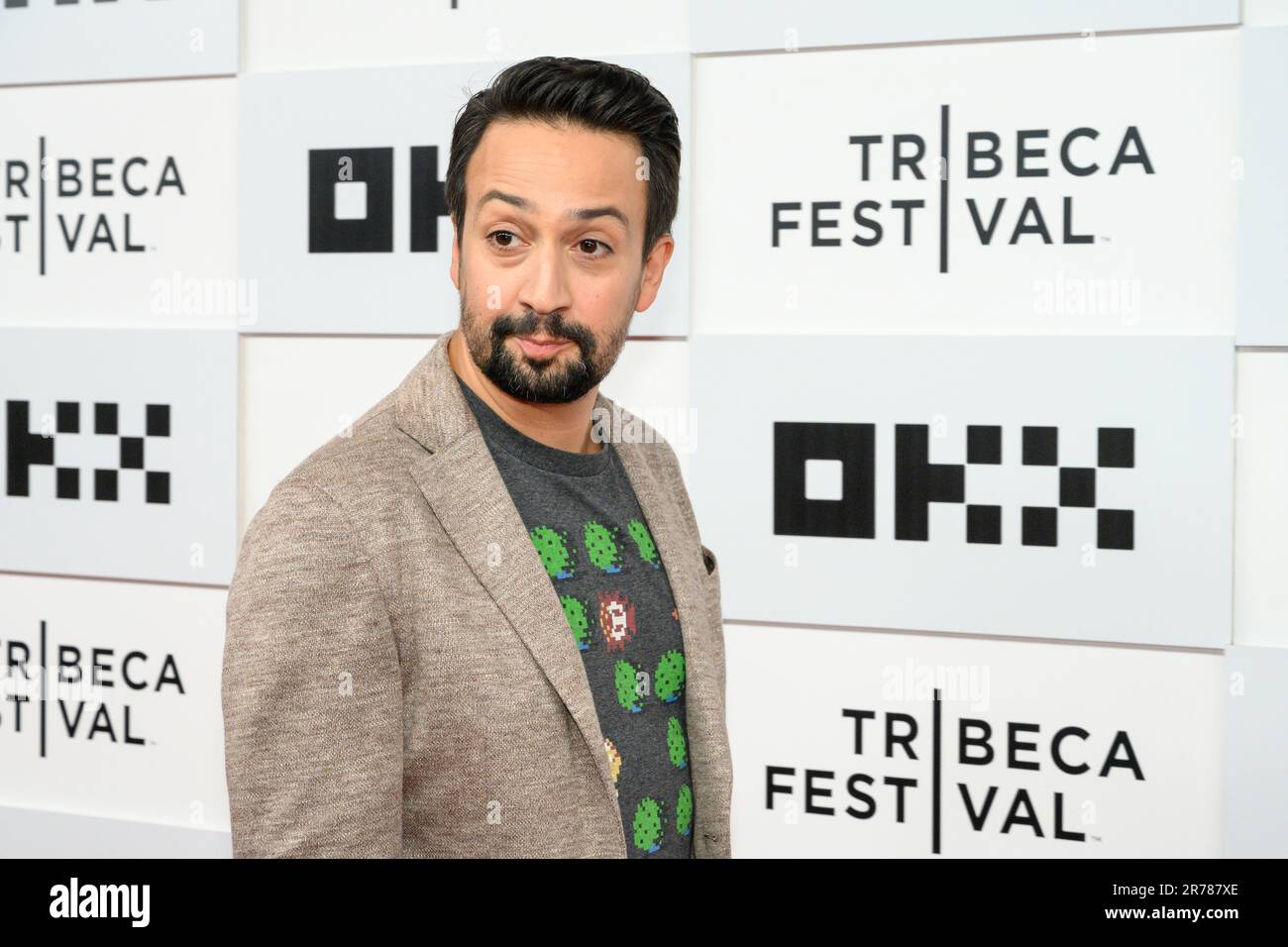 New York, États-Unis. 13th juin 2023. L'auteur-compositeur, l'acteur, le chanteur, le cinéaste et le dramaturge américain Lin-Manuel Miranda arrive au BMCC Theatre pour les conteurs : l'événement LIN-Manuel Miranda au Tribeca film Festival 2023. Credit: Enrique Shore/Alay Live News Banque D'Images