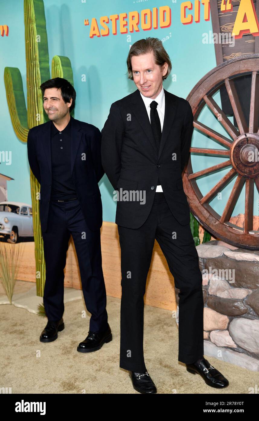 Jason Schwartzman, left, and Wes Anderson attend the premiere of "Asteroid City" at Alice Tully Hall on Tuesday, June 13, 2023, in New York. (Photo by Evan Agostini/Invision/AP) Banque D'Images