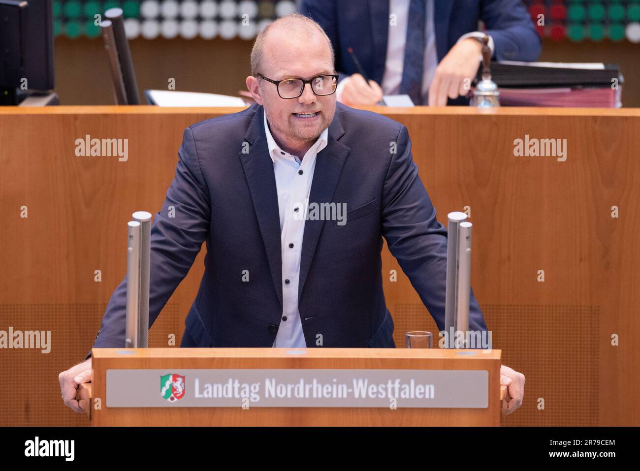 Düsseldorf, Allemagne. 14th juin 2023. Jochen Ott, président du groupe parlementaire SPD, prend la parole en séance plénière du Parlement d'État. Le Parlement de l'État discute du sujet "Rhénanie-du-Nord-Westphalie sur la voie de la neutralité climatique". Credit: Rolf Vennenbernd/dpa/Alay Live News Banque D'Images