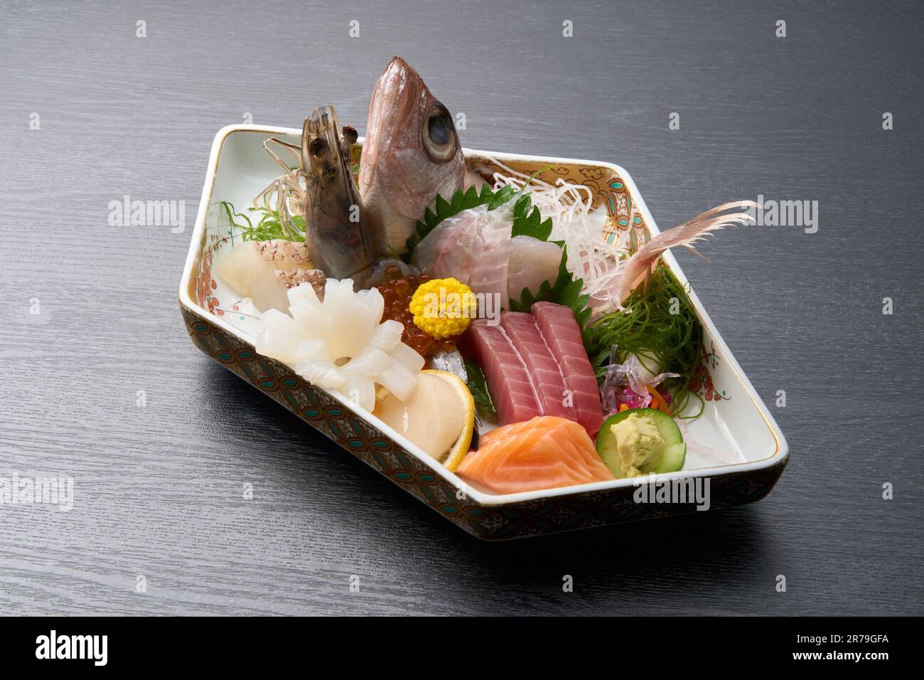 Cuisine japonaise, plateau de fruits de mer sashimi Banque D'Images