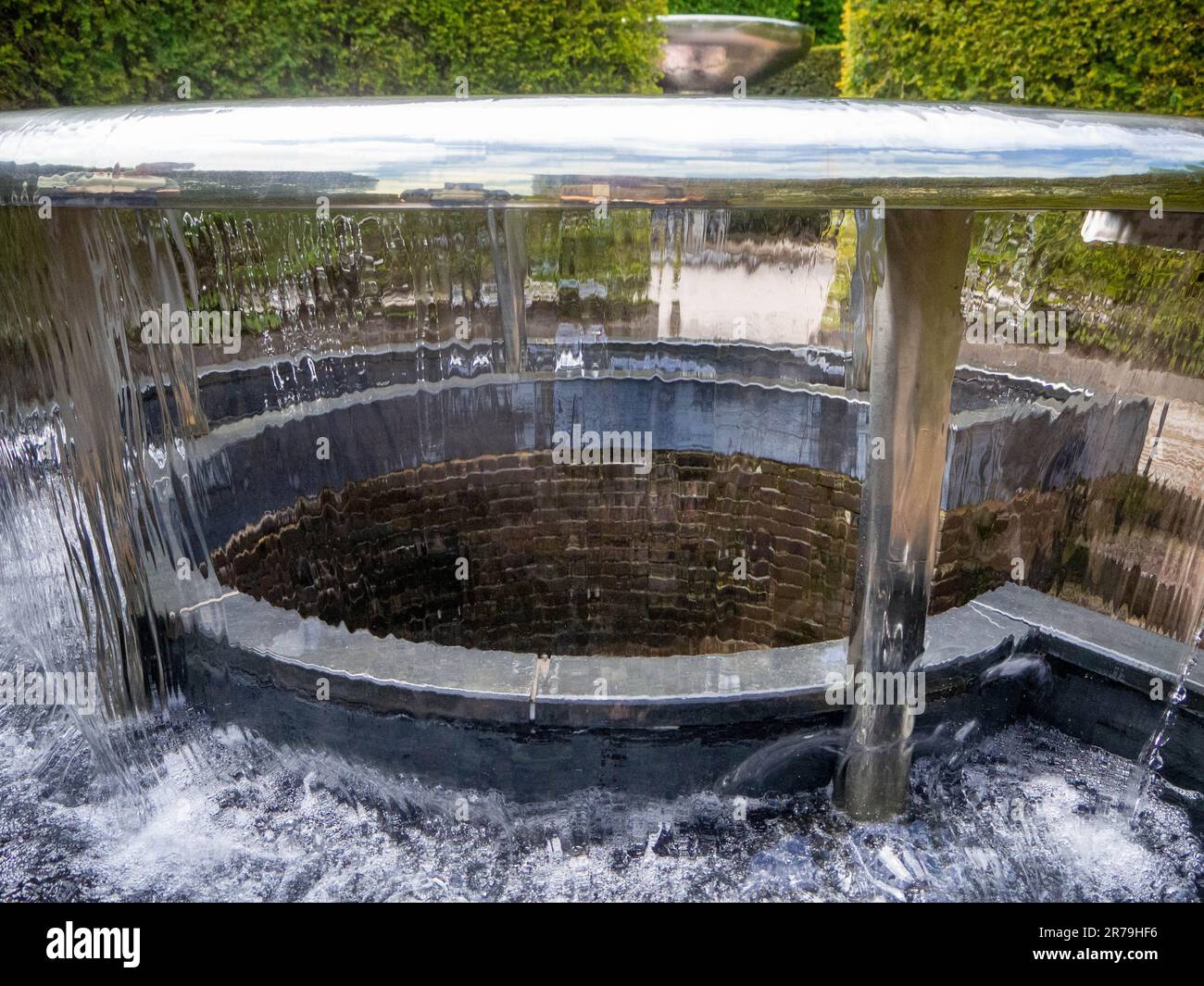 Une exposition spectaculaire de l'une des caractéristiques aquatiques interactives des jardins d'Alnwick, Alnwick, Northumberland, Royaume-Uni Banque D'Images