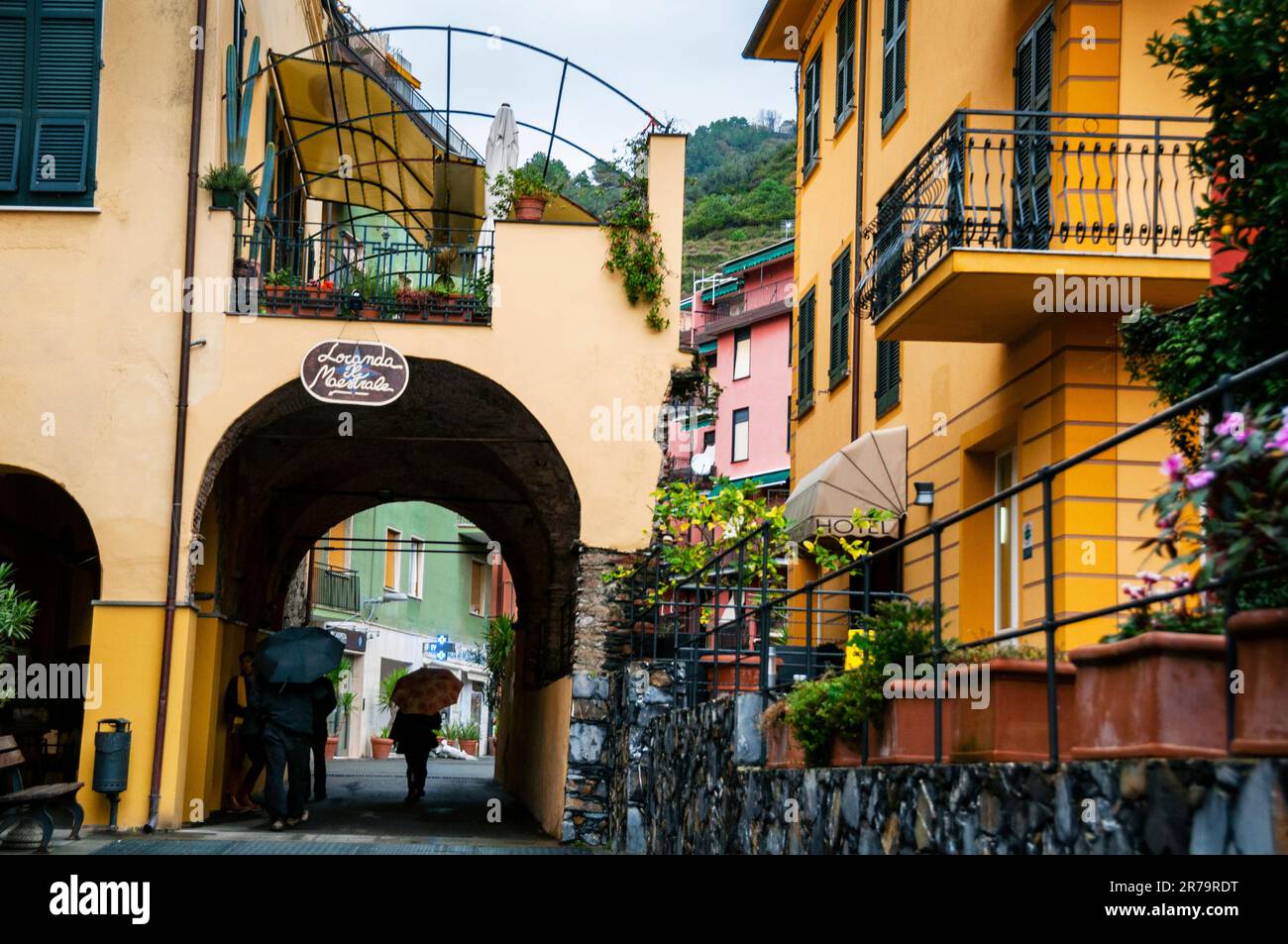 Arche en tonneau à Monterossa al Mare, Cinque Terre sur la Riviera italienne dans le nord de l'Italie. Banque D'Images