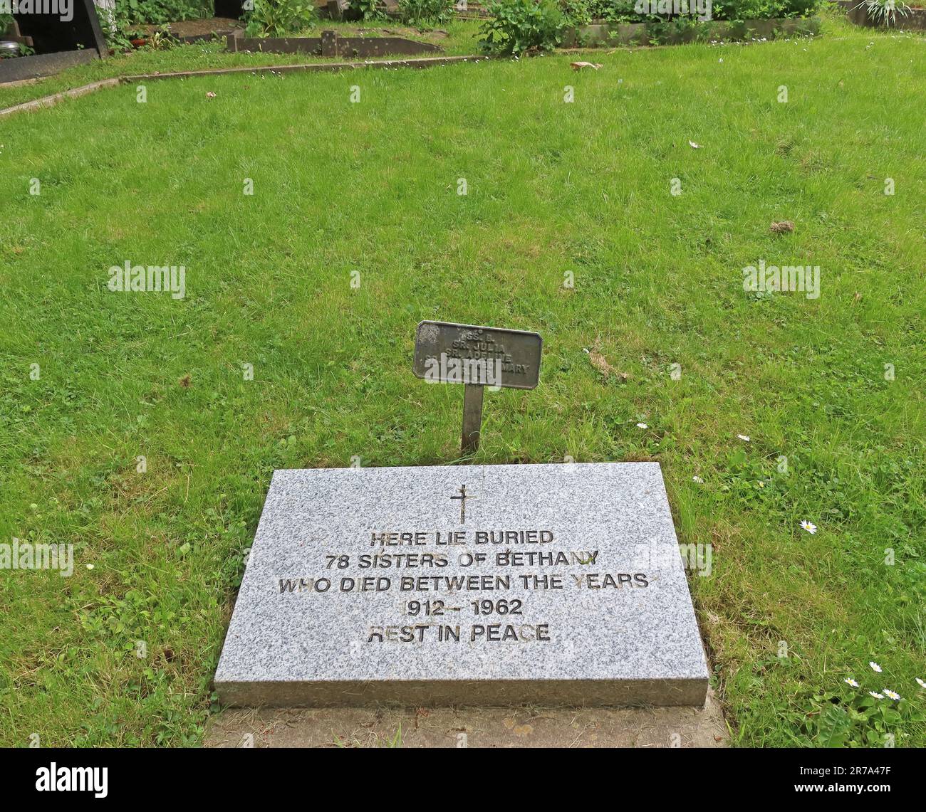 Tombe de 78 sœurs de Bethany, qui sont mortes entre 1912 et 1962, enterrées dans le cimetière de Highgate, Londres, Swain's Lane, N6 6PJ Banque D'Images