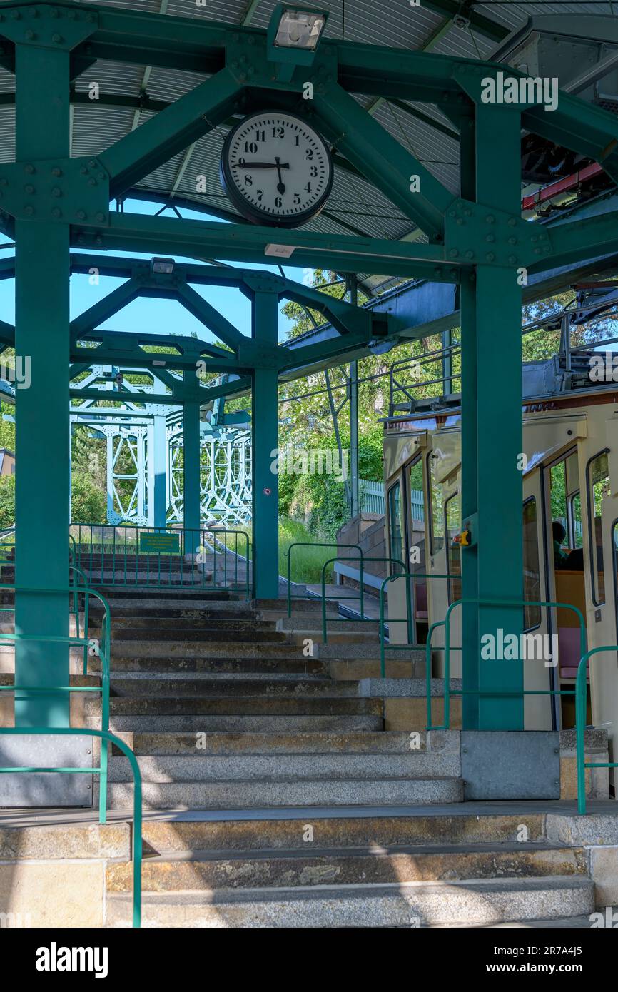 Dresde schwebebahn Banque de photographies et d'images à haute Dresde schwebebahn Banque de photographies et d'images à haute