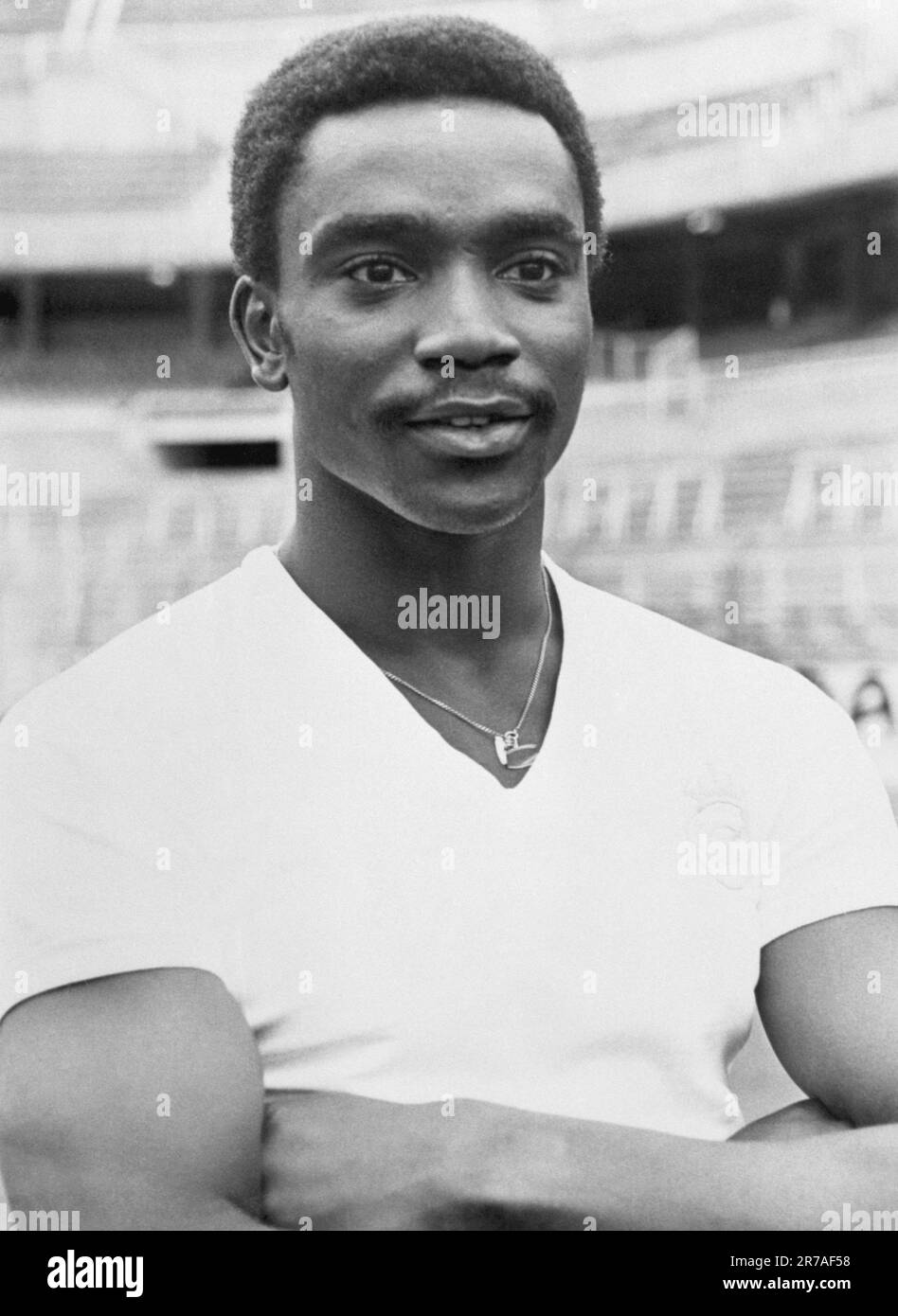 Photo du dossier datée du 09-07-1979 de Laurie Cunningham. Jude Bellingham s'est joint à un groupe de joueurs britanniques sélectionnés pour signer le Real Madrid. Cunningham a été le pionnier international de l'Angleterre pour ceux qui l'ont suivi après être devenu le premier Anglais à jouer pour le Real Madrid après avoir signé de West Bromm en 1979. Date de publication : mercredi 14 juin 2023. Banque D'Images