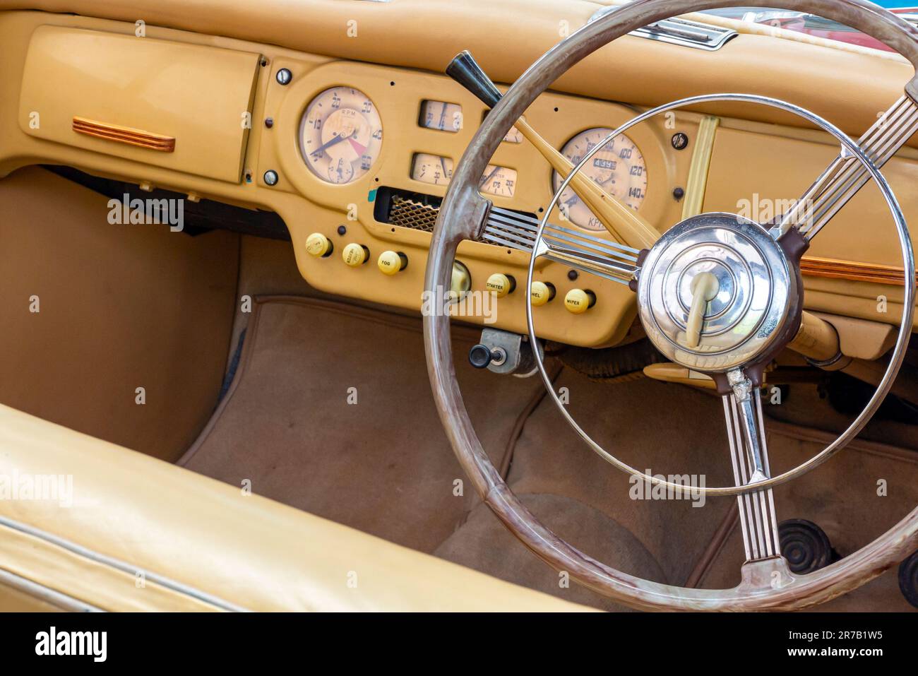 Détail de l'intérieur d'une Austin A90 Atlantic cabriolet une voiture britannique construite par Austin de 1949 à 1952. Banque D'Images