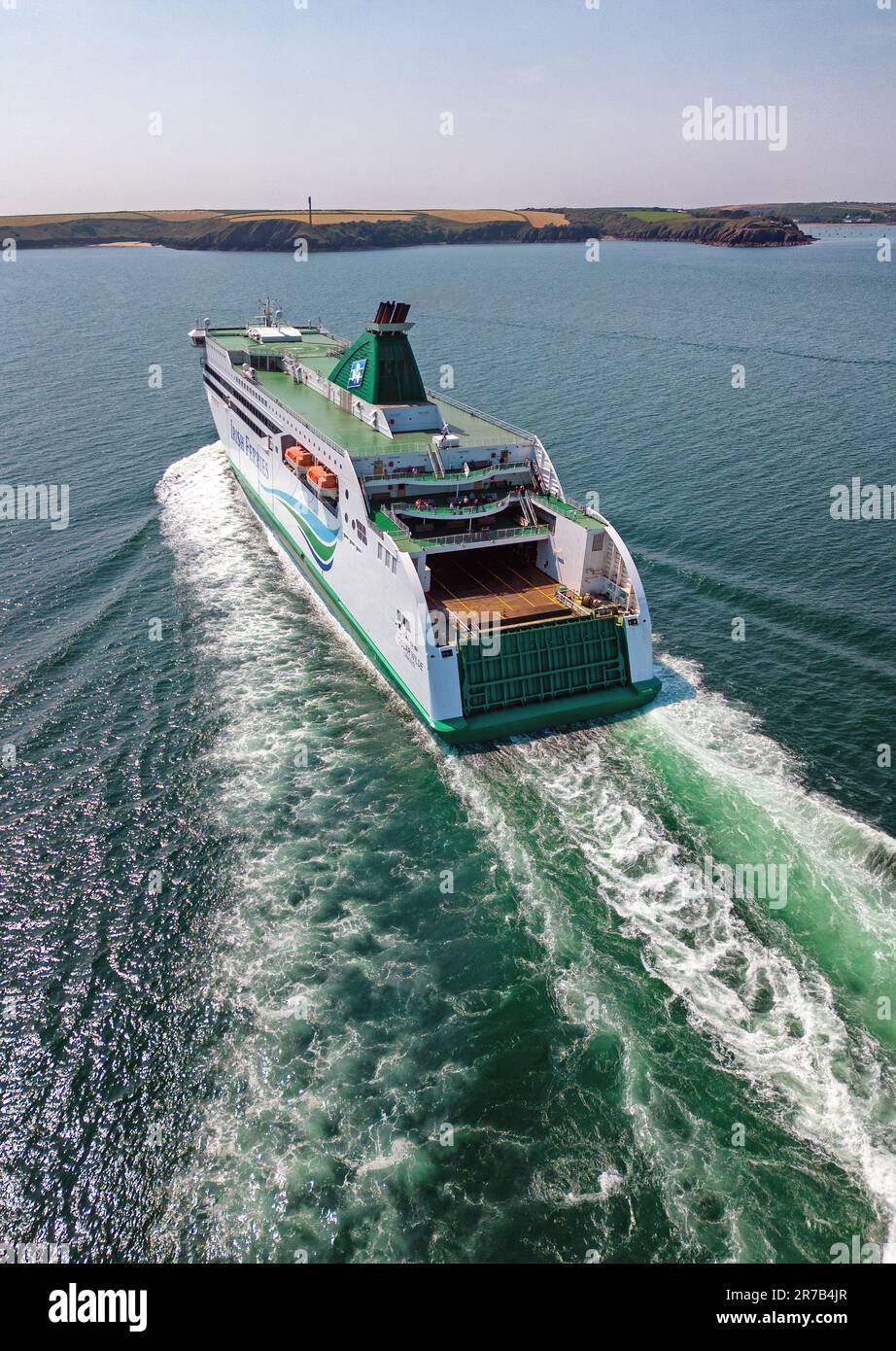 Oscar Wilde est un ferry de croisière de Tallink sur la charte à Irish Ferries. Il dessert actuellement la route de la mer d'Irlande entre Pembroke Dock et Rosslare. Banque D'Images