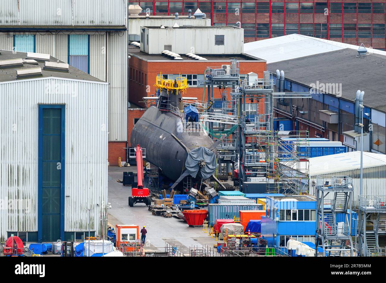 Un sous-marin diesel-électrique Type 212 de la marine allemande en rénovation au chantier naval Thyssenkrup à Kiel, en Allemagne. Banque D'Images