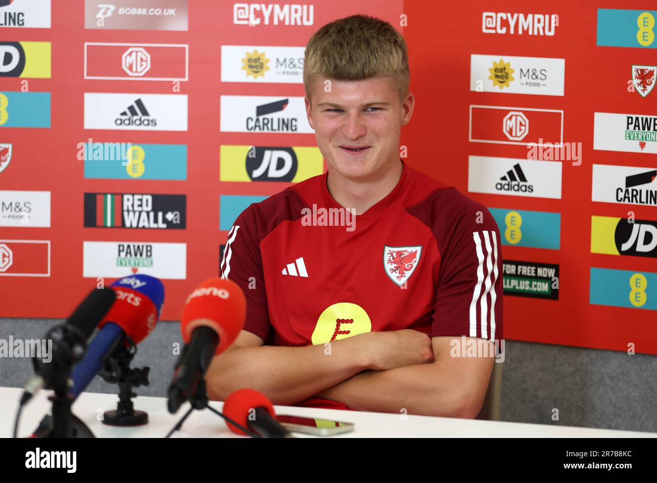 Cardiff, Royaume-Uni. 14th juin 2023. Jordan James, du pays de Galles, parle aux médias. Wales football team Player Media session en prévision des prochains qualificatifs de l'Euro 2024 au Musée national d'histoire de St.Fagan à Cardiff, au sud du pays de Galles, le mercredi 14th juin 2023. Photo par Andrew Orchard/Andrew Orchard sports photographie/Alamy Live News crédit: Andrew Orchard sports photographie/Alamy Live News Banque D'Images