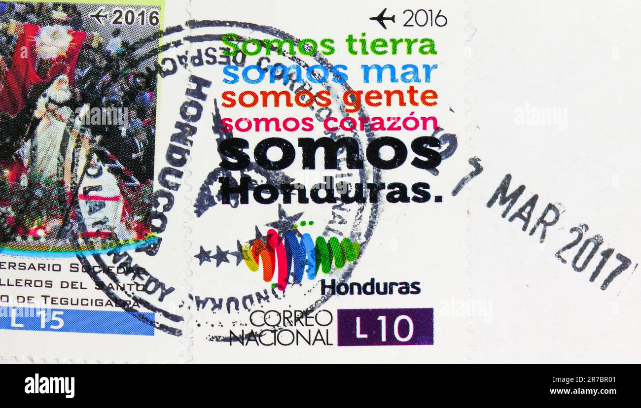 MOSCOU, RUSSIE - JUIN 8 2023 : le timbre-poste imprimé au Honduras montre la marque de poste de Kennedy City, en date de 2017 Banque D'Images