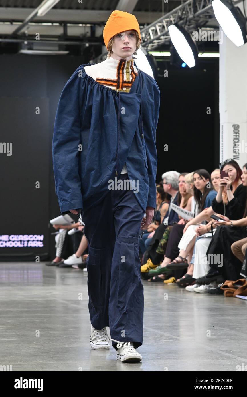Londres, Royaume-Uni. 14 juin 2023. Des étudiants diplômés présentent leur conception de l'université de la ville de Brimingham et de l'école d'art de Glasgow lors de la Graduate Fashion week 2023 jour 3 à la brasserie Old Truman, Londres, Royaume-Uni. Crédit : voir Li/Picture Capital/Alamy Live News Banque D'Images