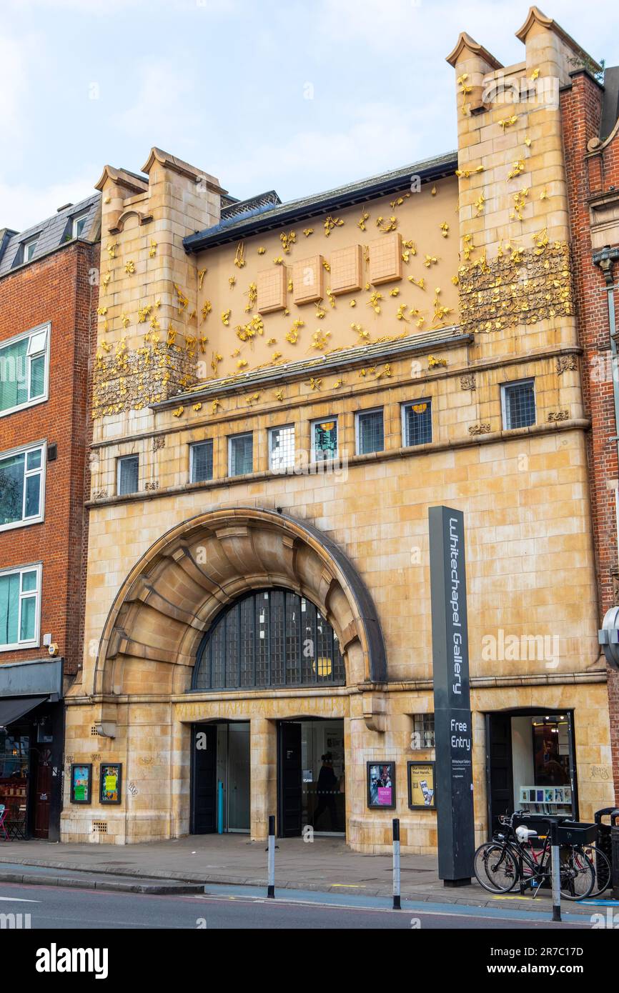 Londres, Royaume-Uni - 2 mars 2023 : vue sur la galerie Whitechapel, située sur Whitechapel High Street à Londres, Royaume-Uni. Banque D'Images