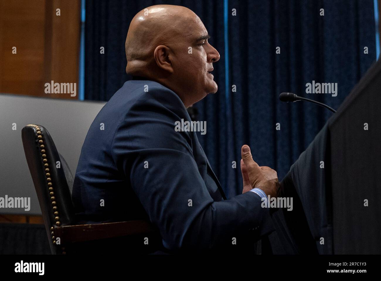 Washington, États-Unis. 14th juin 2023. Shailen Bhatt, Administratrice de l'Administration fédérale des autoroutes, prend la parole lors d'une audience pour examiner la mise en œuvre de l'investissement dans les infrastructures devant le Comité sénatorial sur l'environnement et les travaux publics à Capitol Hill, à Washington, DC, mercredi, 14 juin 2023. Photo de Ken Cedeno/UPI crédit: UPI/Alay Live News Banque D'Images