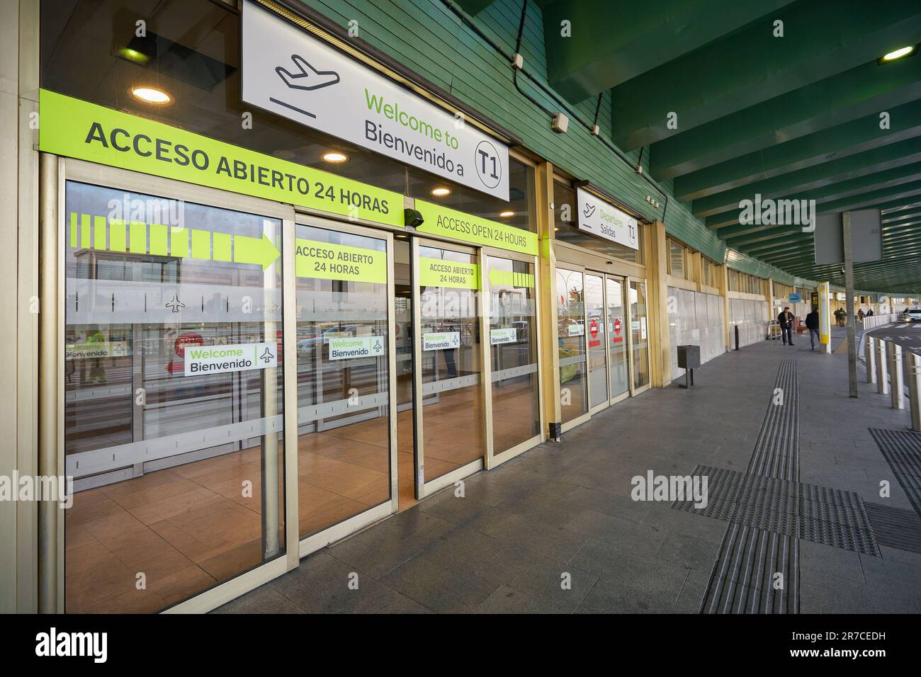 MADRID, ESPAGNE - VERS JANVIER 2020 : entrée à l'aéroport de Madrid-Barajas. Banque D'Images