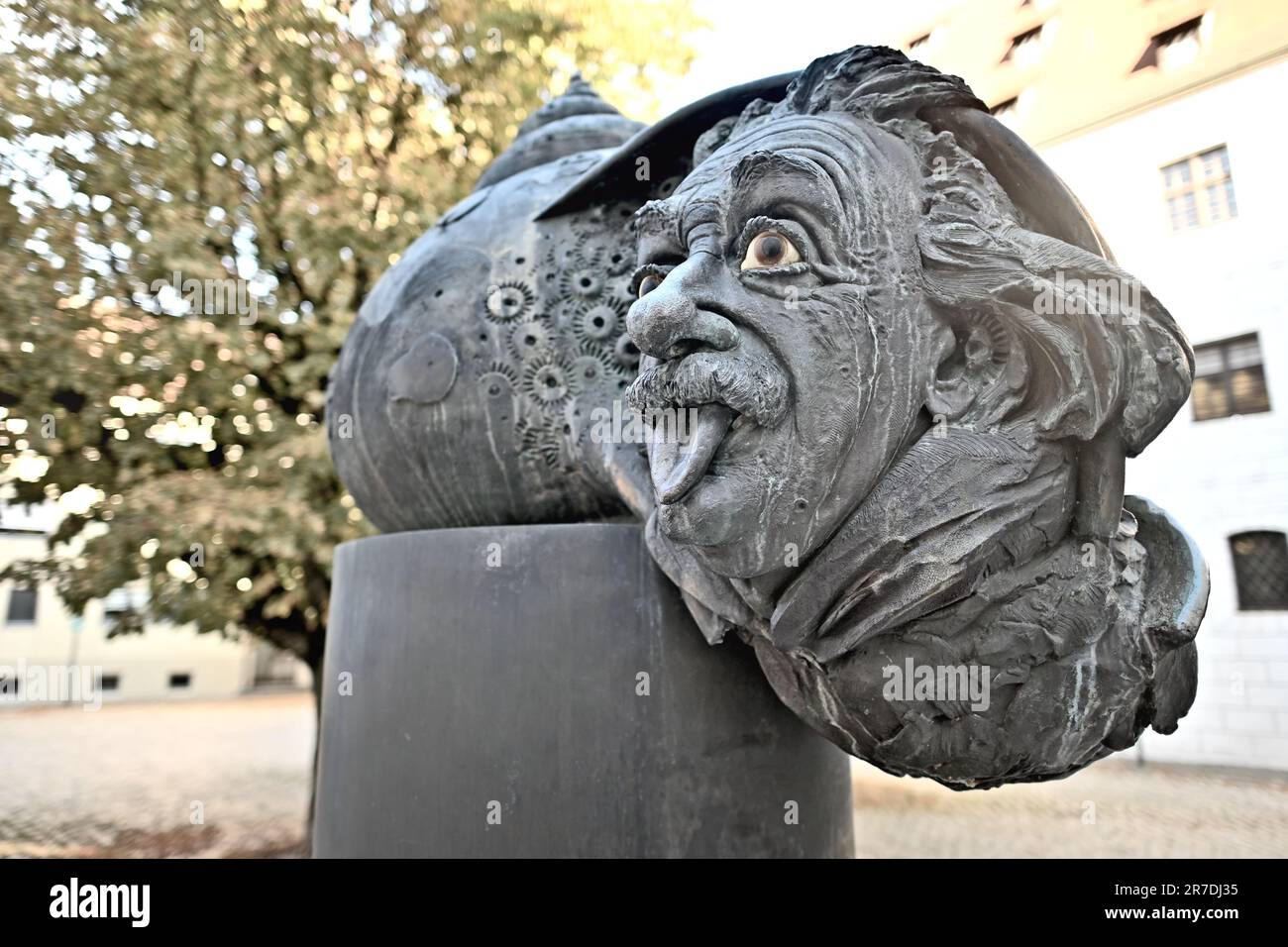 Ulm, Bade-wurtemberg, Allemagne - 16 mai 2023: Chef d'Albert Einstein, monument-fontaine à Ulm, lieu de naissance d'albert einstein. Banque D'Images