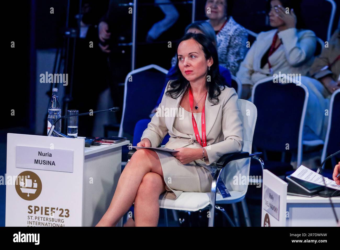 Saint-Pétersbourg, Russie. 14th juin 2023. Nuria Musina, directrice du développement de l'Association d'évaluation des technologies de la santé, participe à une séance sur « une stratégie efficace en matière de fourniture de médicaments » dans le cadre de la St. Forum économique international de Petersbourg 2023 (SPIEF 2023). Crédit : SOPA Images Limited/Alamy Live News Banque D'Images