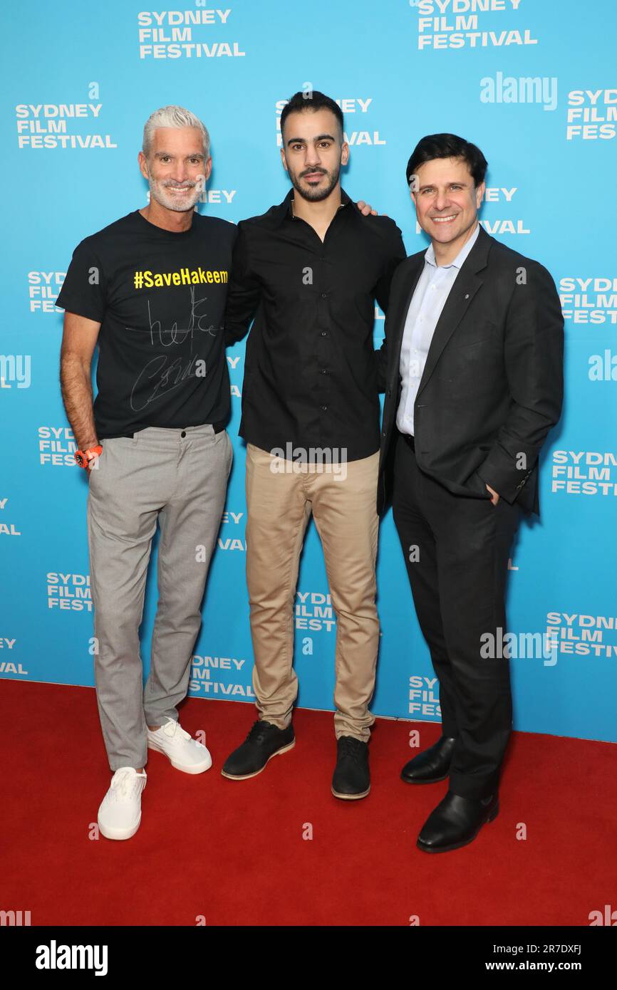 Sydney, Australie. 15th juin 2023. 70th Sydney film Festival: Première australienne, le tapis rouge Defenders à Event Cinemas George Street. En photo, de gauche à droite : Craig Foster (casting), Hakeem al-Araibi (casting) et Talal Yassine. Credit: Richard Milnes/Alamy Live News Banque D'Images