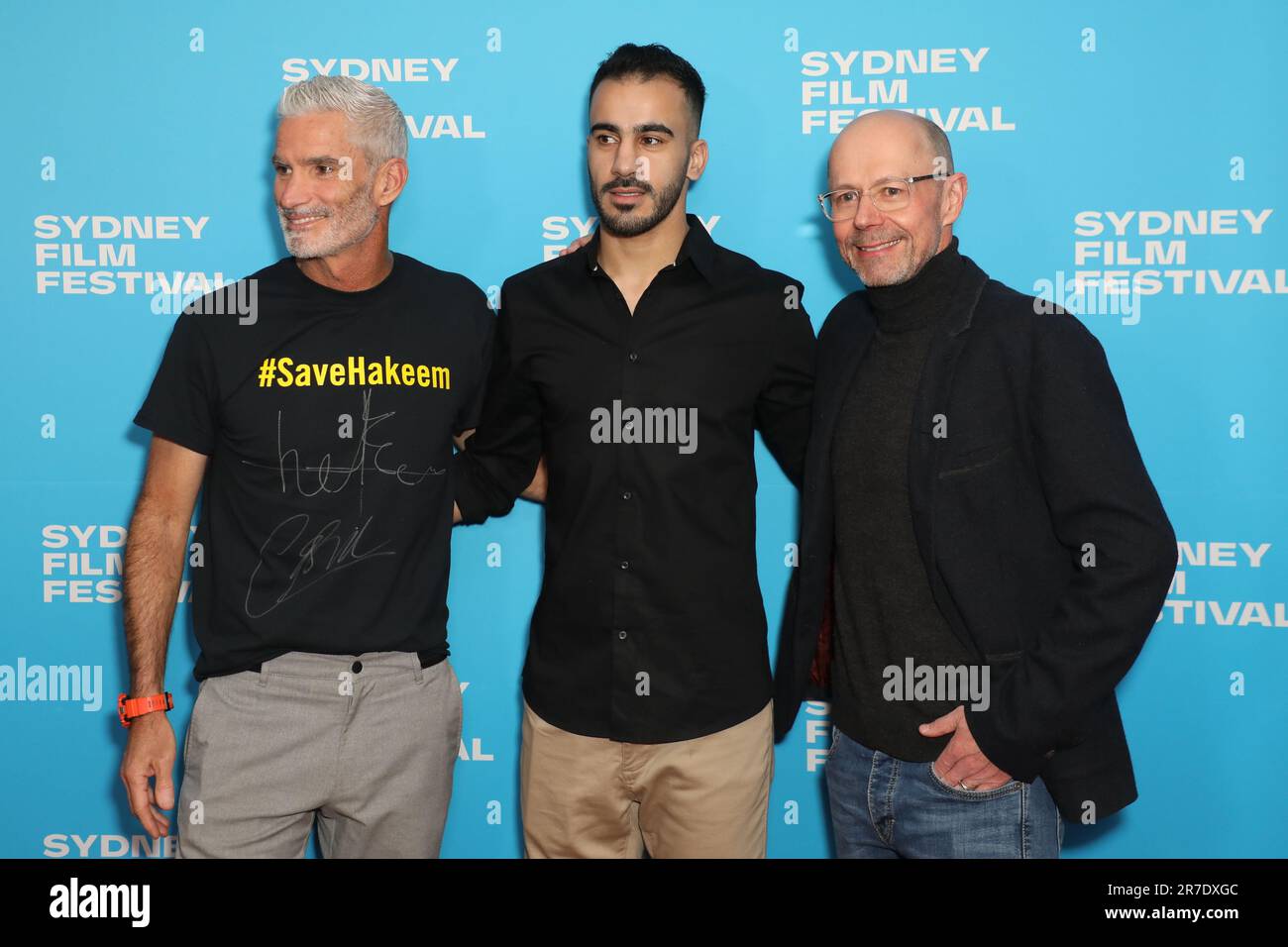 Sydney, Australie. 15th juin 2023. 70th Sydney film Festival: Première australienne, le tapis rouge Defenders à Event Cinemas George Street. En photo, de gauche à droite : Craig Foster (casting), Hakeem al-Araibi (casting) et tbc. Credit: Richard Milnes/Alamy Live News Banque D'Images