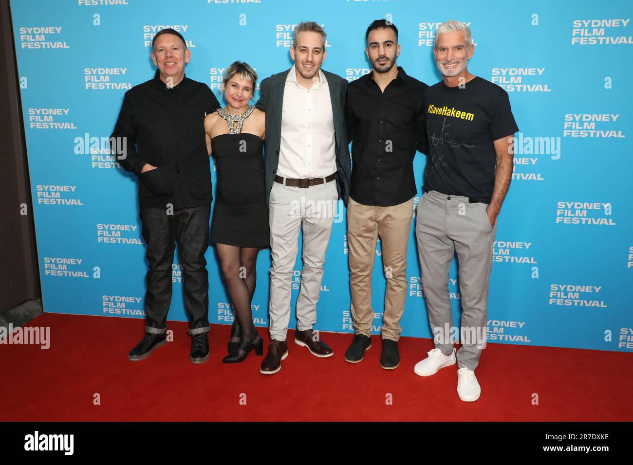 Sydney, Australie. 15th juin 2023. 70th Sydney film Festival: Première australienne, le tapis rouge Defenders à Event Cinemas George Street. En photo, de gauche à droite : Matthew Bate (réalisateur), Alice Burgin (producteur), Gal Greenspan (producteur), Hakeem al-Araibi (casting) et Craig Foster (casting). Credit: Richard Milnes/Alamy Live News Banque D'Images