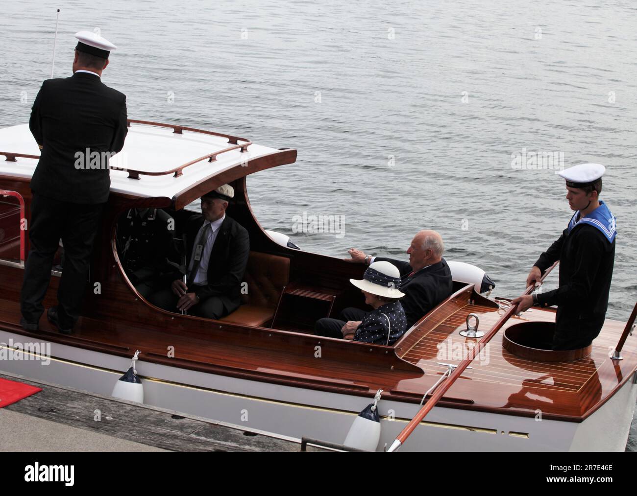 Kopenhagen, Danemark. 15th juin 2023. Le roi Harald et la reine Sonja de Norvège arrivent à un quai à Copenhague. Le couple royal norvégien est arrivé au Danemark pour une visite officielle de deux jours. Credit: Steffen Trumpf/dpa/Alay Live News Banque D'Images