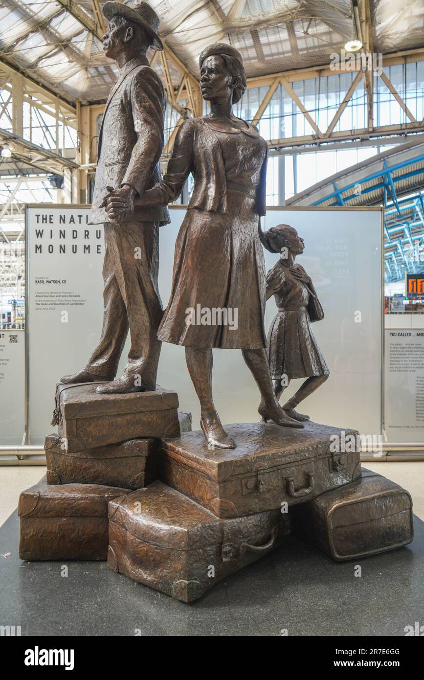 National Windrush Monument par Basil Watson à la gare de Waterloo, Londres Banque D'Images
