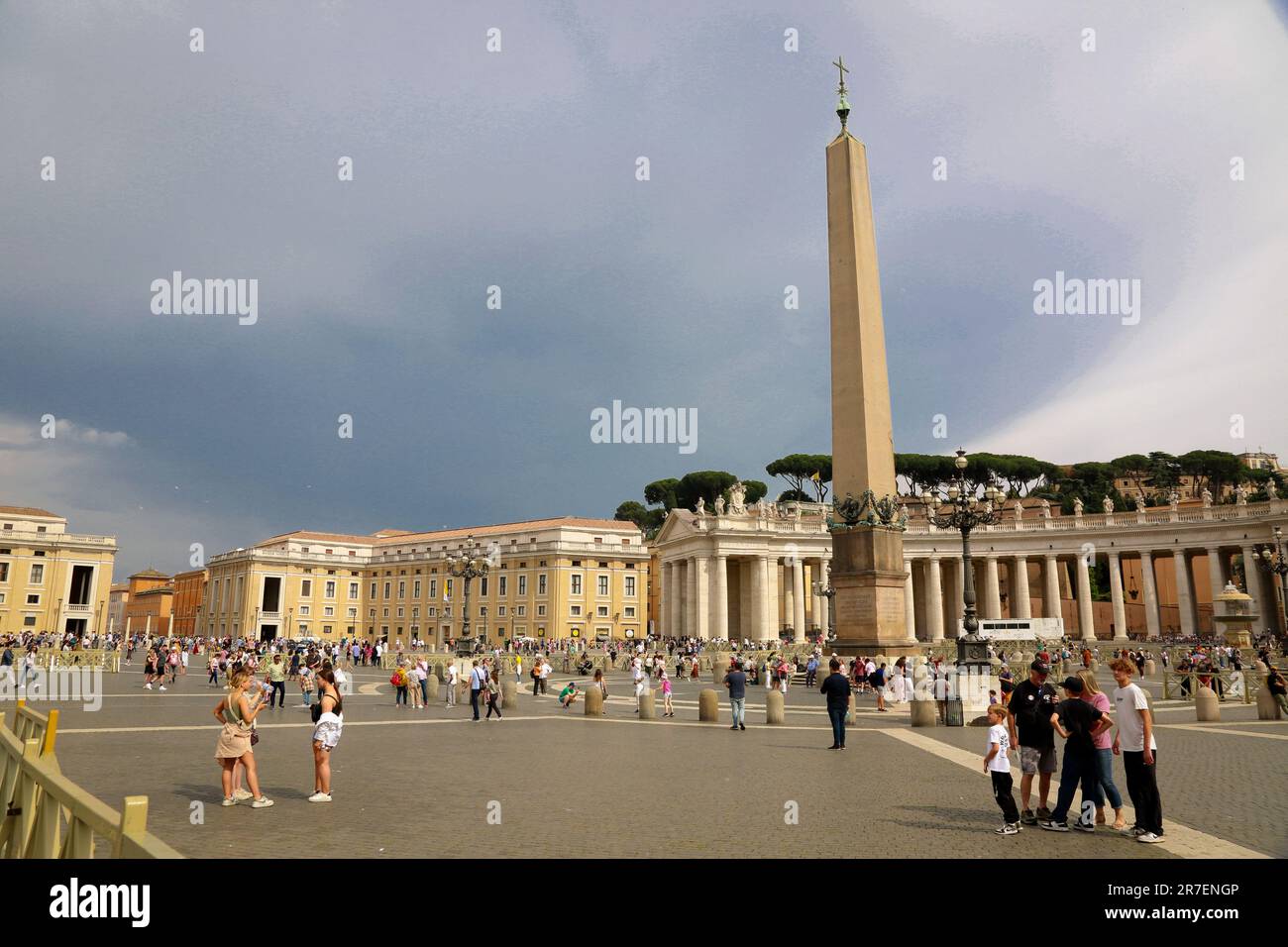 Basilique Saint-Pierre, vue extérieure, dans la cité du Vatican à Rome, Italie Banque D'Images