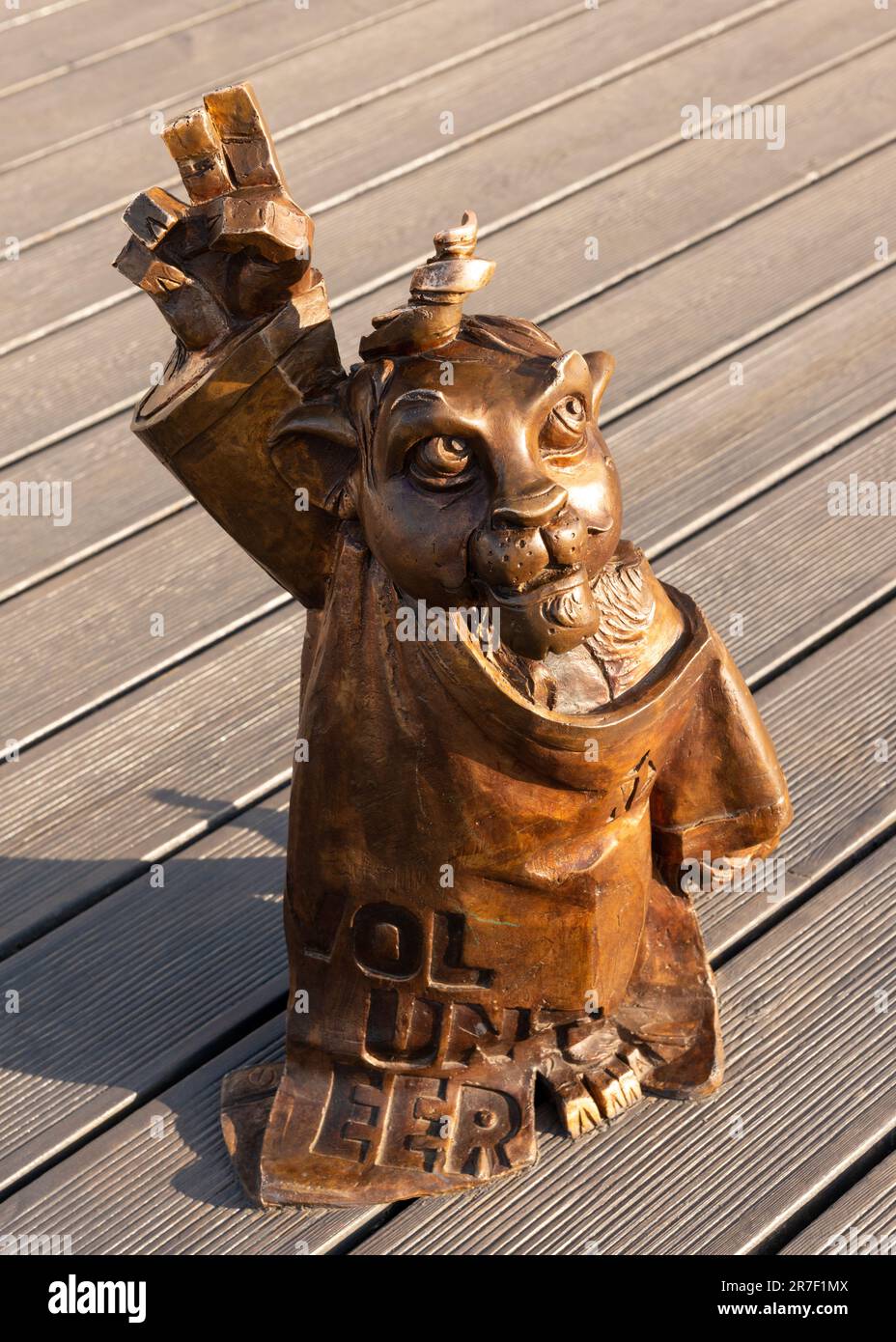 Hewelion la petite sculpture en métal du lion dans la vieille ville de Gdansk, en Pologne Banque D'Images