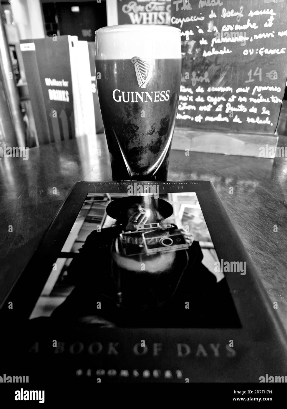 Verre de Guiness, Lyon, France Banque D'Images