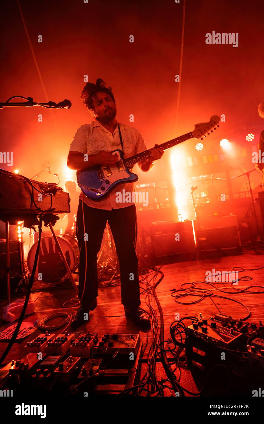 Bergen, Norvège. 14th juin 2023. Le groupe de rock américain Spoon joue un concert lors du festival de musique norvégien Bergenfest 2023 à Bergen. Ici, le guitariste Alex Fischel est vu en direct sur scène. (Crédit photo : Gonzales photo/Alamy Live News Banque D'Images