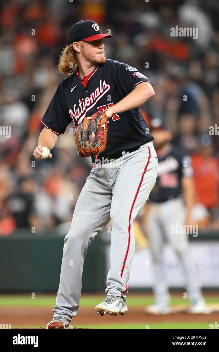 Le pichet de secours des ressortissants de Washington Mason Thompson (71) au bas de la sixième intingpendant le match de la MLB entre les ressortissants de Washington et le Banque D'Images