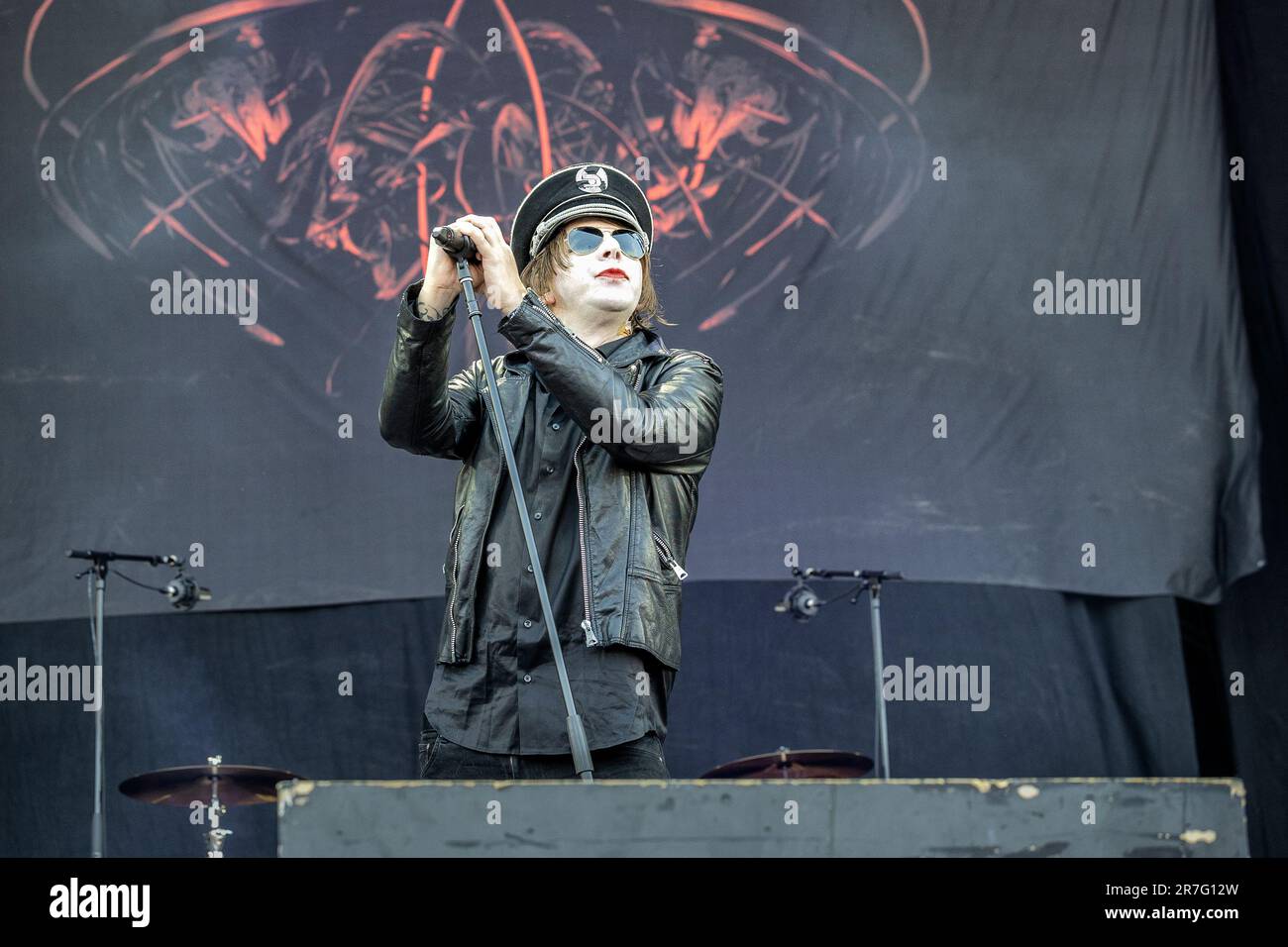Solvesborg, Suède. 07th, juin 2023. Le groupe suédois de métaux industriels Deathstars donne un concert en direct pendant le festival de musique suédois Sweden Rock Festival 2023 à Solvesborg. Ici, le chanteur Whiplasher Bernadotte est vu en direct sur scène. (Crédit photo: Gonzales photo - Terje Dokken). Banque D'Images