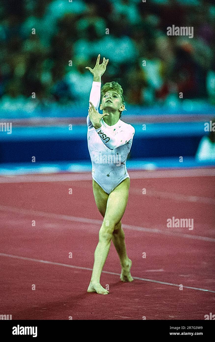Shannon Miller (États-Unis) pendant la gymnastique artistique individuelle des femmes tout autour des Jeux d'été d'Olymic 1992. Banque D'Images