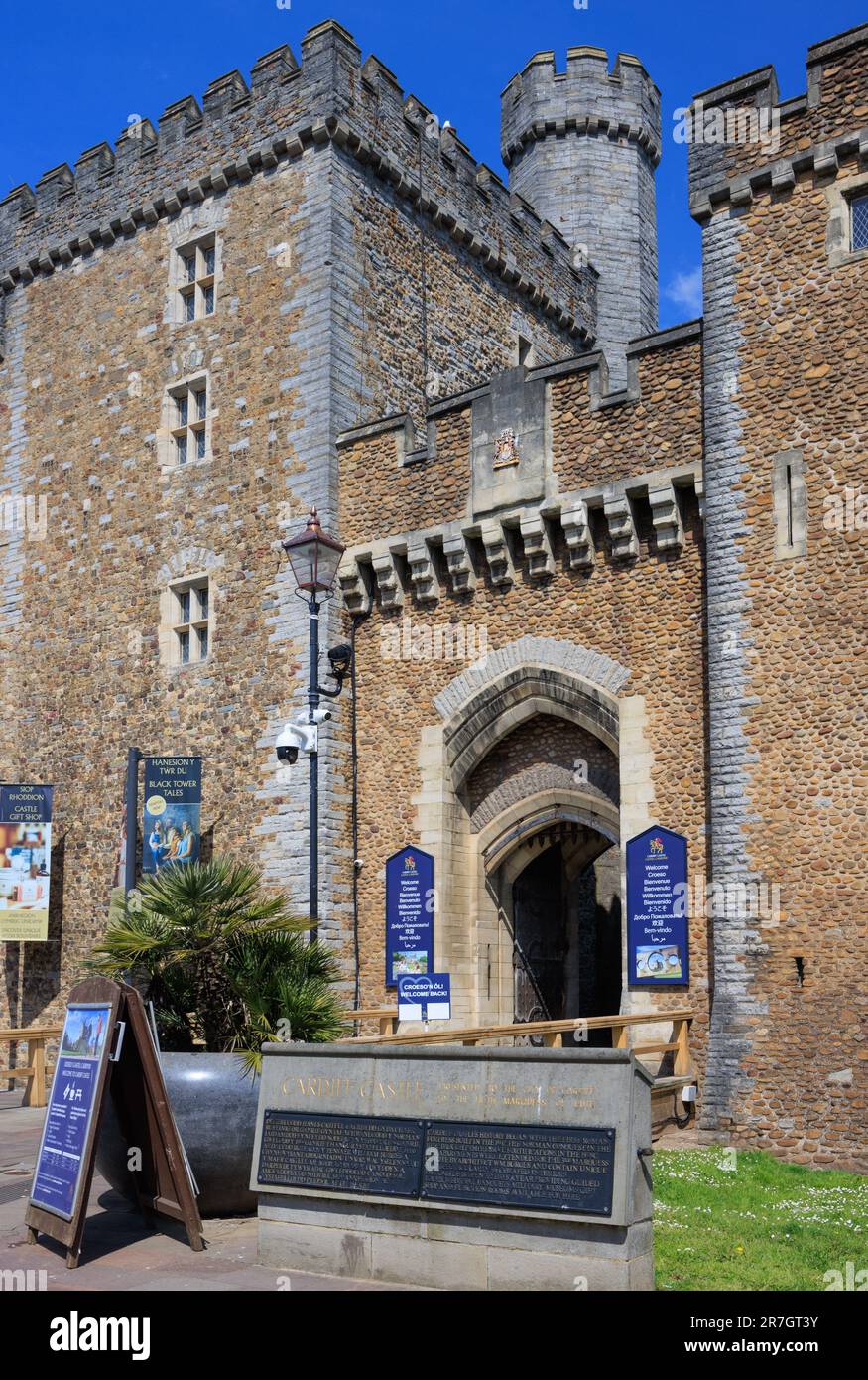 Cardiff Castle South Gate, pays de Galles, Royaume-Uni Banque D'Images