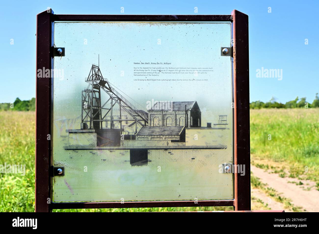 Illustration de l'arbre numéro deux au soleil levant Pit Wallsend par Mark Rasen maintenant une réserve naturelle Banque D'Images