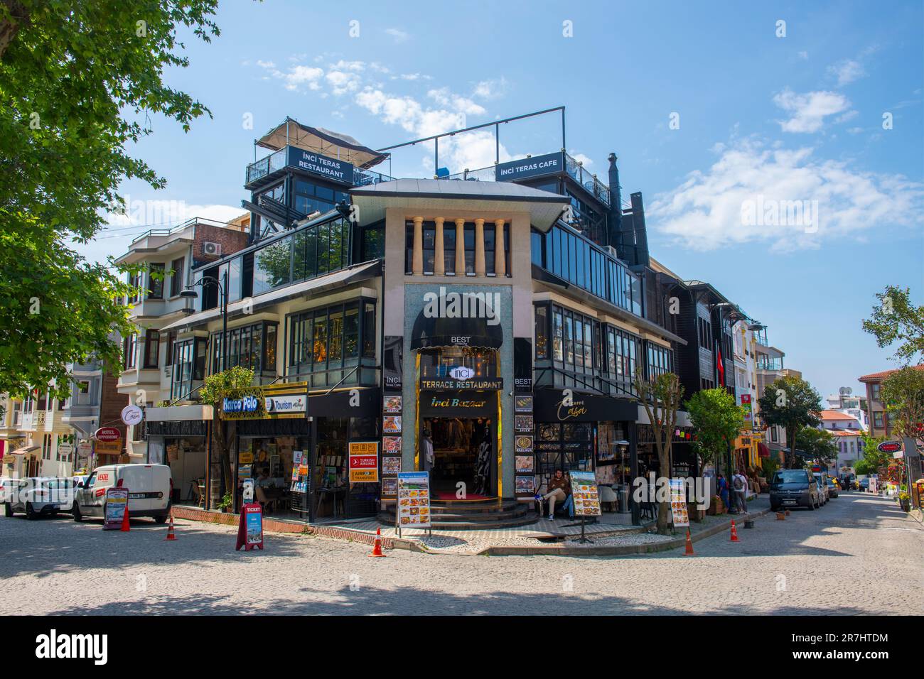 Restaurant INCI Teras sur la rue Akbiyik Caddesi à Sultanahmet dans la ville historique d'Istanbul, Turquie. Les zones historiques d'Istanbul est un héri mondial de l'UNESCO Banque D'Images