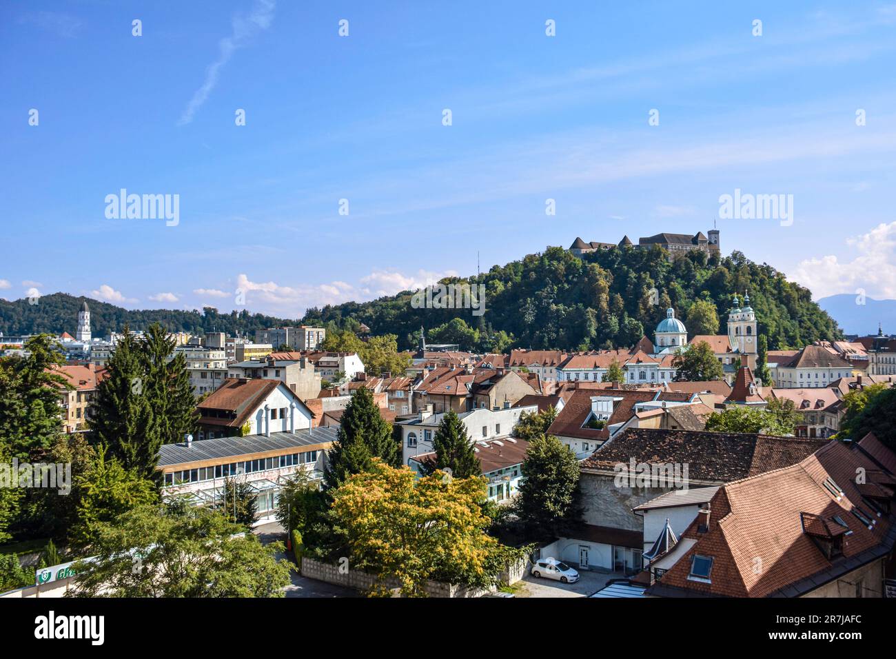 Ljubljana CityScape et le château en haut de la colline - Slovénie Banque D'Images