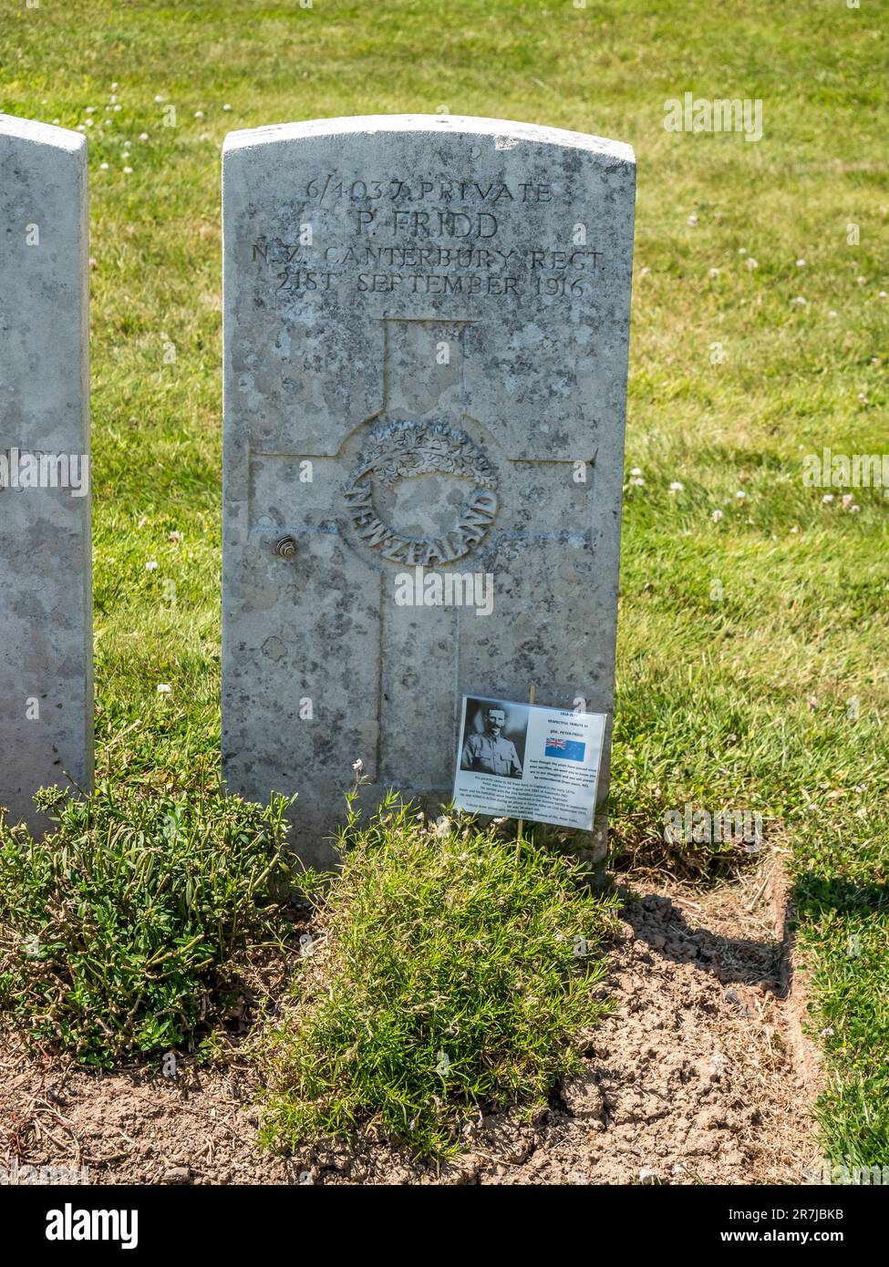 Le cimetière de Caterpillar Valley est l'un des plus grands cimetières de la somme et contient 5197 sépultures britanniques, vues ici avec des Néo-Zélandais Banque D'Images